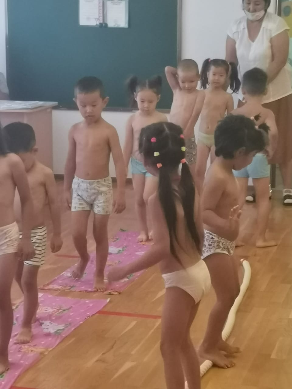 Балаларды ұйқыдан тұрғызу сәті