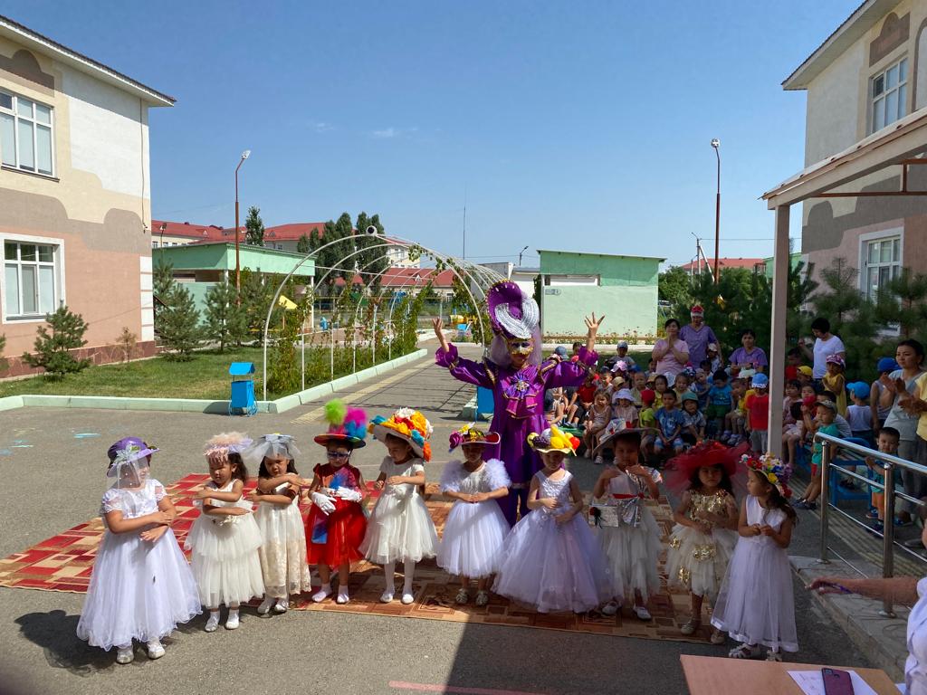 Фестиваль: "Сәнді қалпақтар"